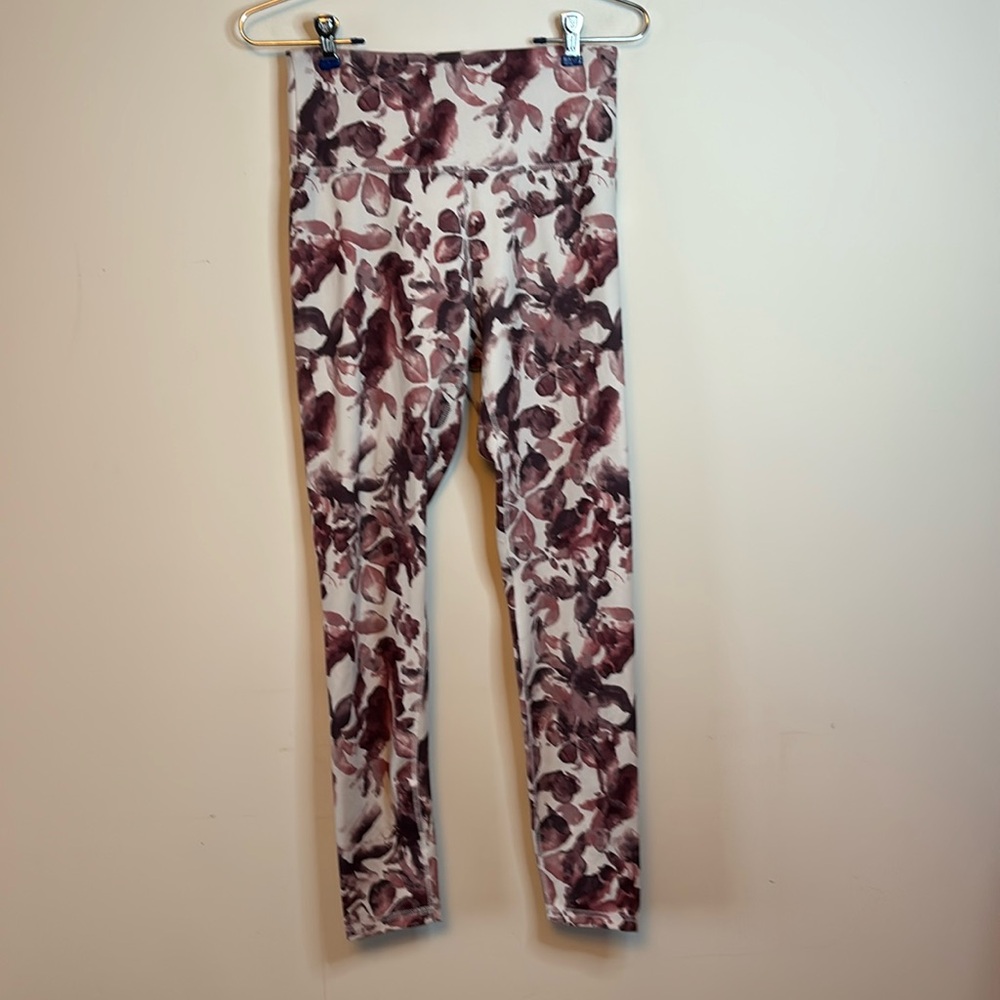 Balance Collection athletic leggings maroons and white size M
